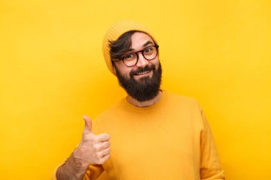 İçerik hipster başparmak gösterilmesini