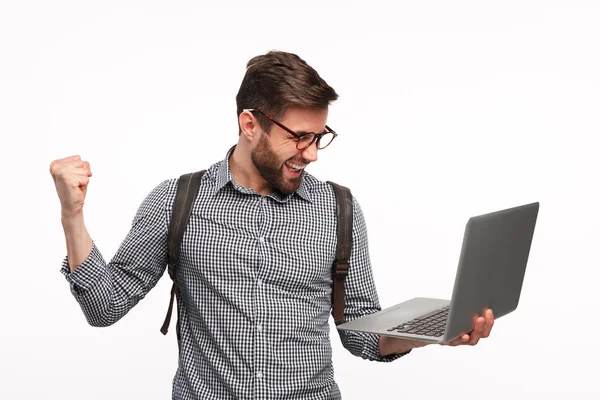 Vidám ember boldog-val a laptop Hírek — Stock Fotó