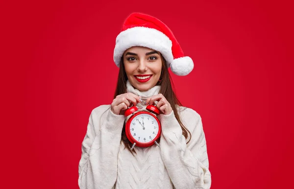 Giovane donna felice in attesa di Capodanno — Foto Stock