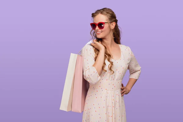 Trendy female looking away during shopping — Stock Photo, Image