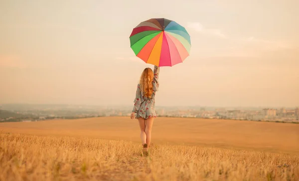 Rückenansicht Einer Jungen Selbstbewussten Dame Stilvollem Kleid Die Einen Trendigen — Stockfoto