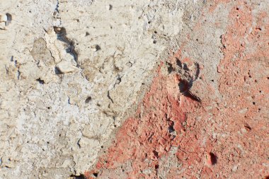 Kırmızı ile beton duvar