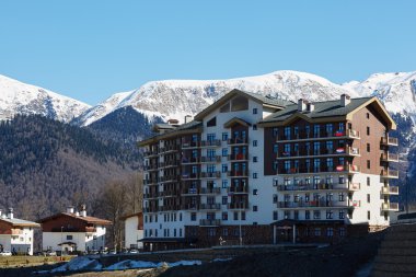 Olimpiyat Köyü Bayraklarda