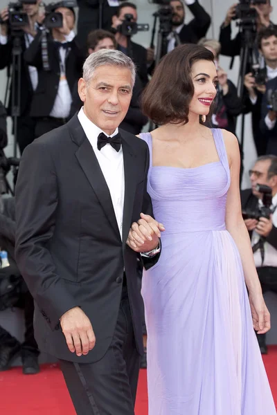 George Clooney y Amal Clooney — Foto de Stock