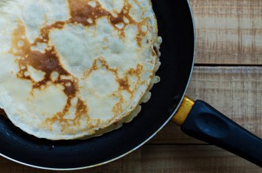 Taze ev yapımı ince krep gevrek edge ile 