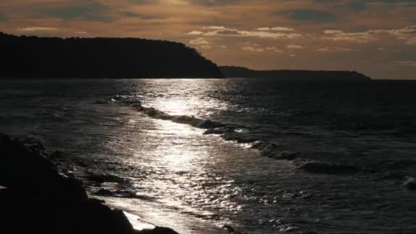 Pôr-do-sol fascinante no mar — Vídeo de Stock