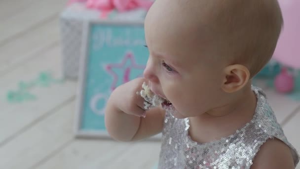 Festeggiare la festa di compleanno di un bambino — Video Stock