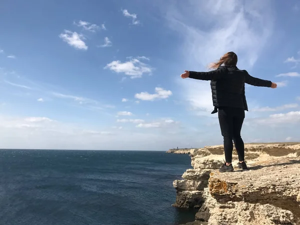 Kız dağ kenarında