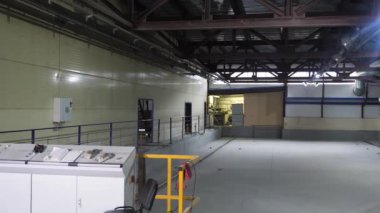 Tuğla yapımı. Taşıyıcı bant. Hafif endüstri