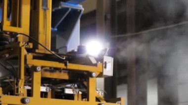 Tuğla yapımı. Taşıyıcı bant. Hafif endüstri