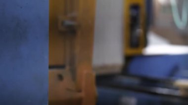 Tuğla yapımı. Taşıyıcı bant. Hafif endüstri