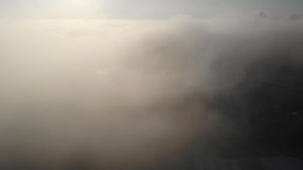 Ville Dans Brouillard Tôt Matin Été Aérien — Video