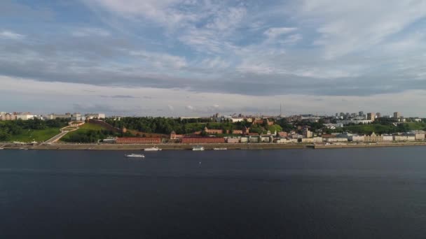 Vuelo Sobre Río Una Vista Del Kremlin Nizhny Novgorod Una — Vídeos de Stock