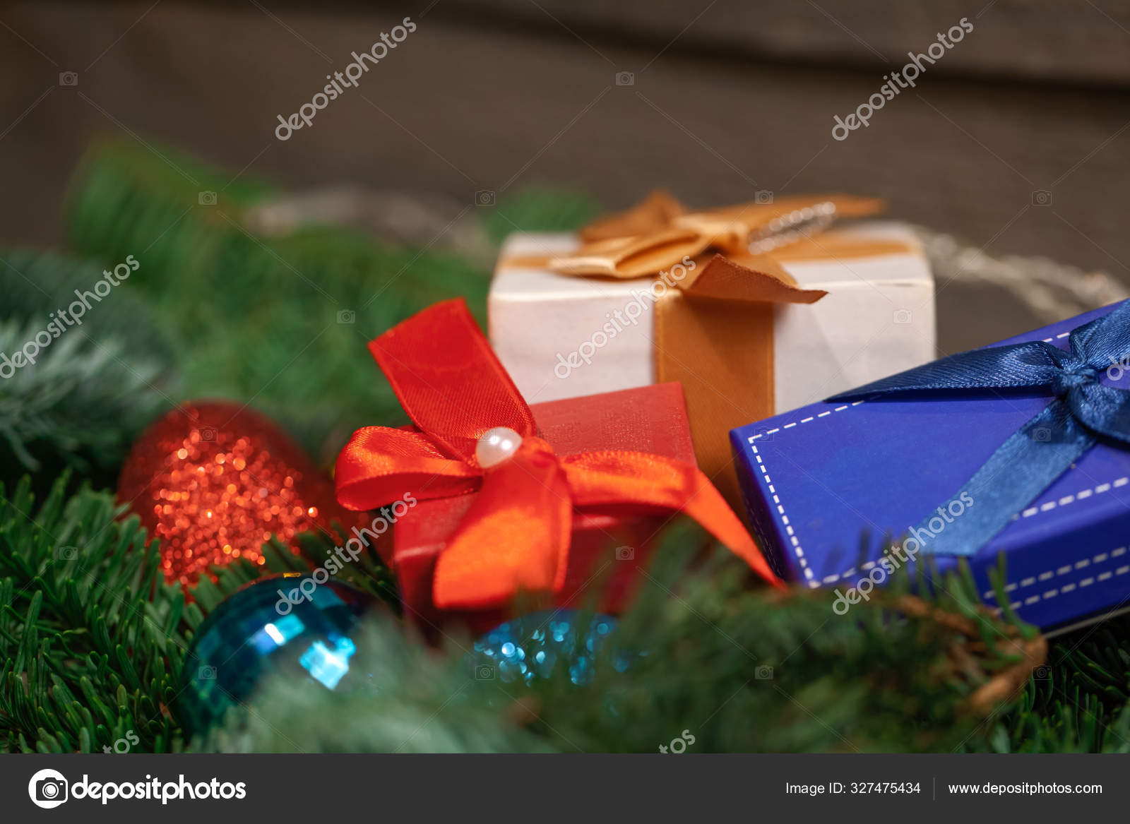 Fundo Para Cartao Natal Festivo Bolas Arvore Natal Presentes Fechar Stock Photo C Smarfik 327475434