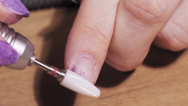 Chica Haciendo Manicura Cerca Mano — Vídeo de stock