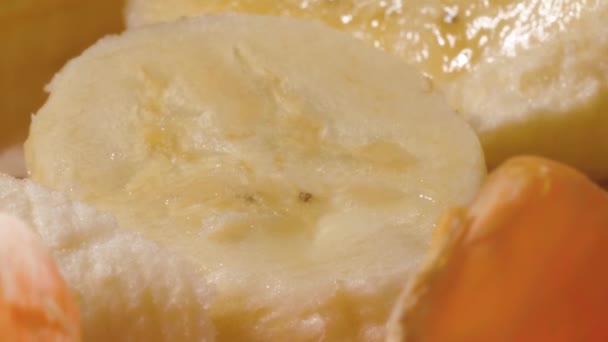 Tangerinky Banány Zblízka Stole Makro Fotografie — Stock video