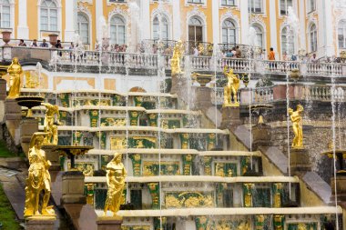 peterhof pınarlarına