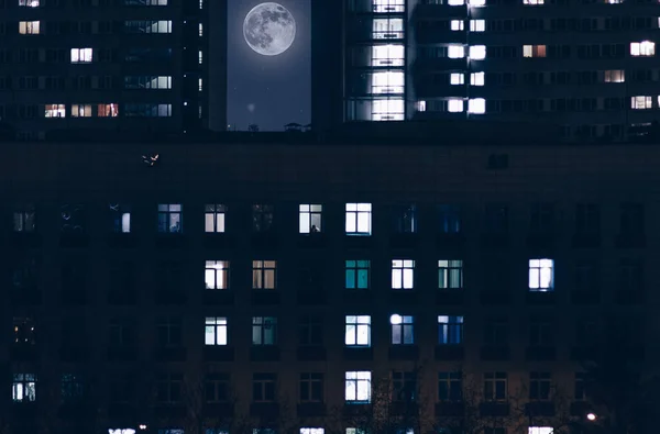 Paisaje Una Ciudad Nocturna Con Edificios Gran Altura Luz Las — Foto de Stock