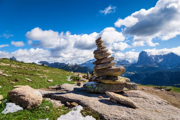 Zenový kámen v horách — Stock fotografie