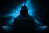 Zloděj mužů kradoucí data z počítače - Koncept počítačové kriminality