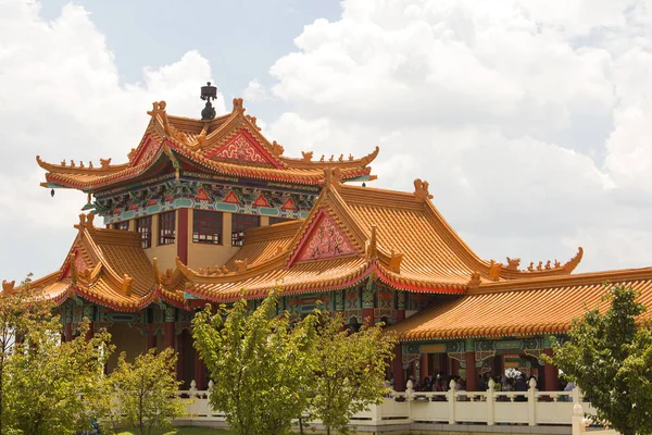 Chinese Nan Hua Temple na África do Sul. Arquitetura tradicional chinesa . Imagens De Bancos De Imagens