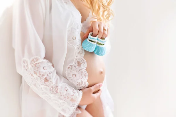 Pregnant womans belly — Stock Photo, Image