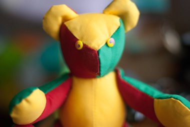 El ile yapılan oyuncak ayı