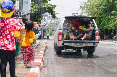 Songkran Festivali, geleneksel Tayland yeni yıl kutlama su savaşta.