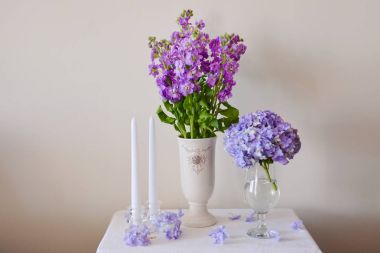 Cam vazoda HORTENSIA çiçekli natürmort