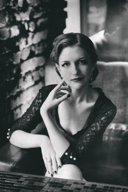 retro tarzı kapalı güzel kadın