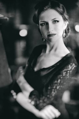 retro tarzı kapalı güzel kadın