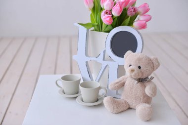 Yeni doğmuş bir bebek veya çocuk odası için ev dekorasyonu.