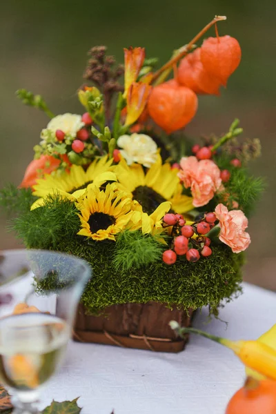 Autumnal floristic decor on the street wedding table setting — Stock Photo, Image