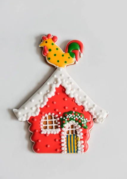 Karácsonyi házi mézeskalács cookie-kat, a új év ajándéka, elszigetelt — Stock Fotó