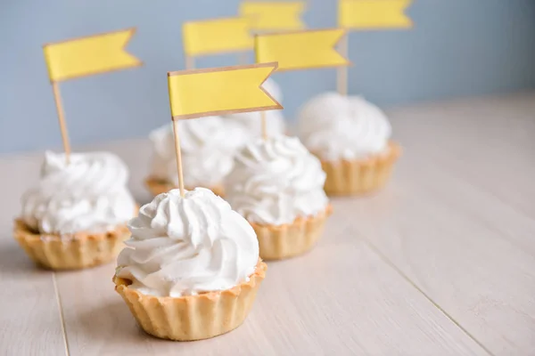 Decoración para la fiesta de cumpleaños de la barra de caramelo, pasteles — Foto de Stock