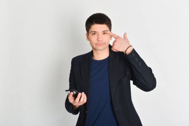 dostum, öğrenci veya duygusal bir telefon ile poz freelancer ceket,