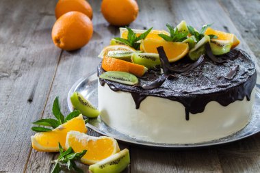 Cake with oranges