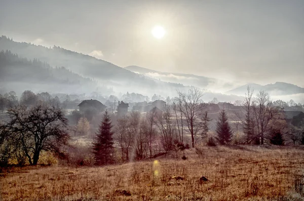 Karpaty Podzim Dřevěném Domě Barevné Podzimní Krajina Scéna — Stock fotografie