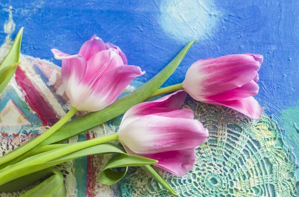 Vacker Komposition Med Ros Tulpaner Mönstrad Bakgrund Våren Blommig Konst — Stockfoto