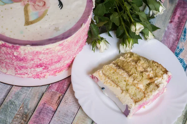 Кусок Карамельного Торта Сливками Фото Десерта — стоковое фото