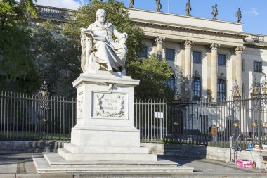 Wilhelm zu Humboldt statue 