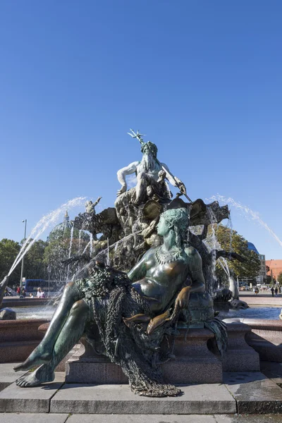 La fuente Neptunebrunner — Foto de Stock