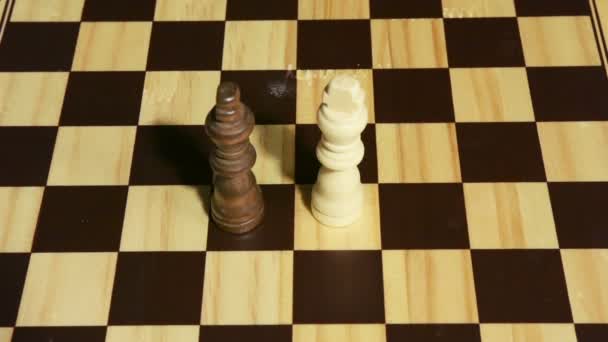 Ett schackspel — Stockvideo