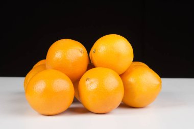 Biraz portakal meyveler