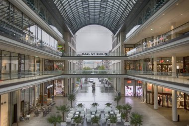 Berlin alışveriş merkezi