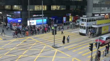 Aşağı kasabada trafik