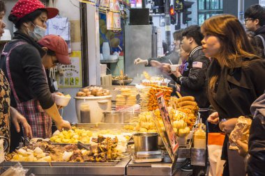 Hong Kong sokakta geleneksel gıda