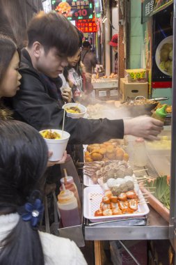 Hong Kong sokakta geleneksel gıda