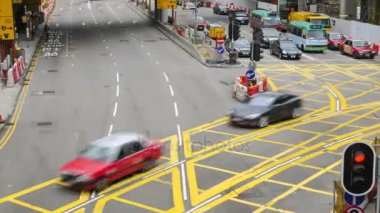 Hong Kong trafikte. Zaman atlamalı