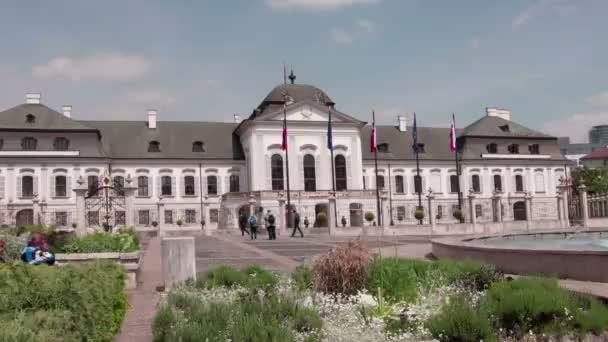 ブラチスラバ,スロバキアのグラサルコビッチ宮殿 — ストック動画
